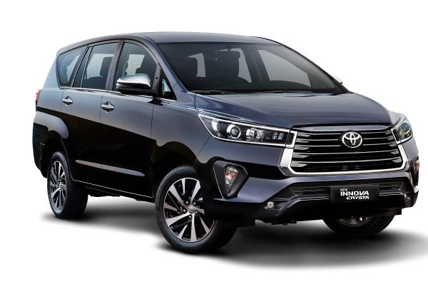 innova-crysta-exterior-right-front-three-quarter-3